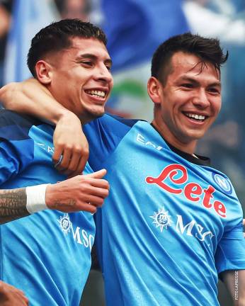 Hirving “Chucky” Lozano es monarca en Italia.