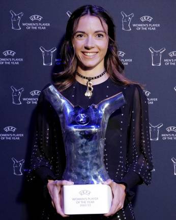 Aitana Bonmatí da un poderoso mensaje al recibir su premio.