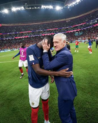 El entrenador Didier Deschamps niega estar preocupado por la salud de sus pupilos.