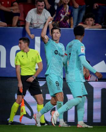 Robert Lewandowski anota en la recta final del partido.