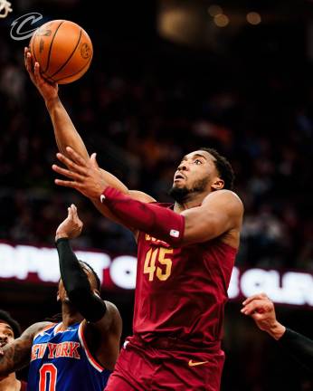 Donovan Mitchell anotó 27 puntos.