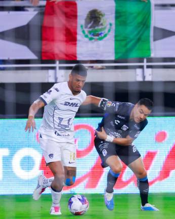 Gallos Blancos echa a los Pumas.