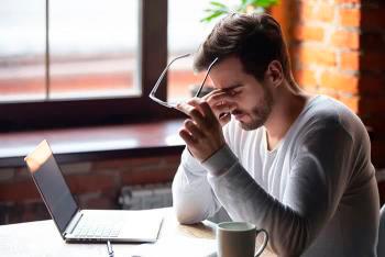 El alto uso de computadoras y celulares pasa factura a la salud visual