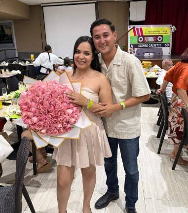 Natali Quintana y José de Jesús Herrera se comprometen en matrimonio.