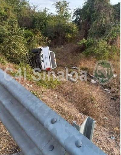 Cierran la circulación carretera en El Salado por accidente vehicular