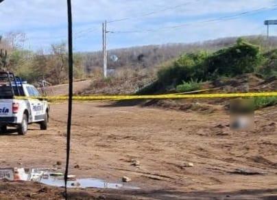 Un hombre sin vida fue localizado junto a una camioneta chocada en El Puente de El Quelite.