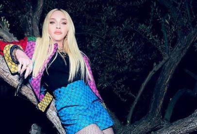 Madonna recibe críticas por lucir más joven.