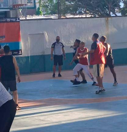 Los partidos se desarrollan en la cancha de Casa Hogar.
