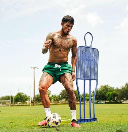 Salcedo estará fuera de acción de 8 a 10 meses.
