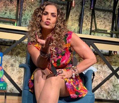 Desde el cabello hasta los accesorios, estas son las famosas que tienen el mismo estilo de Niurka.