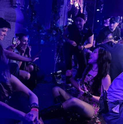 Danna Paola participó en el festival Tomorrowland.