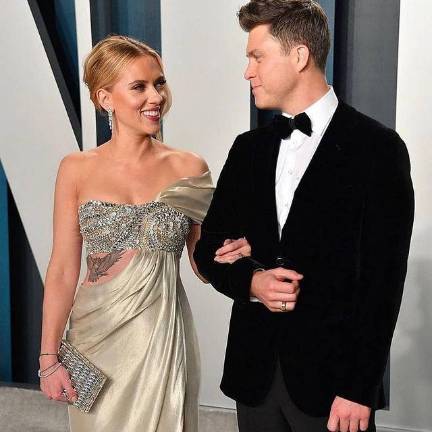 Scarlett Johansson y Colin Jost.