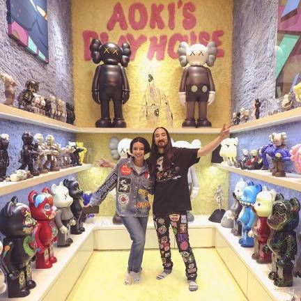 Ángela Aguilar y Steve Aoki