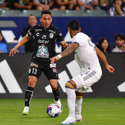 León se impone por la mínima con gol de Ángel Mena.