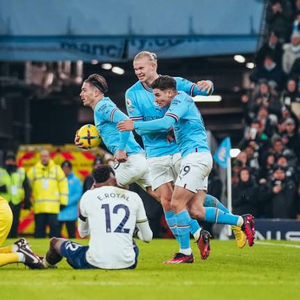 Manchester City remonta una desventaja de dos goles y se impone 4-2 al Tottenham.