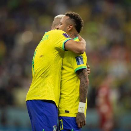 Neymar tiene una entorsis.