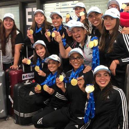 Equipo mexicano de natación artística sostiene a su regreso que no fue apoyado por el Gobierno Federal