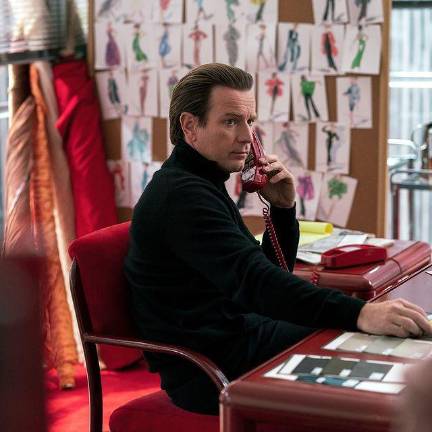 Ewan McGregor, en el papel de Halston.