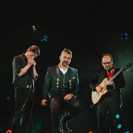 Alejandro Fernández durante el concierto el Torreón.