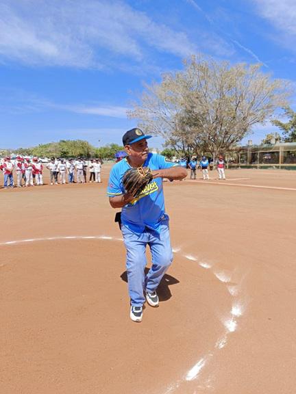 $!Cantan playball en el Club Deportivo Polluelos
