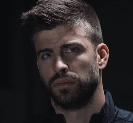 Cansado del acoso incesante, el futbolista emite un comunicado.