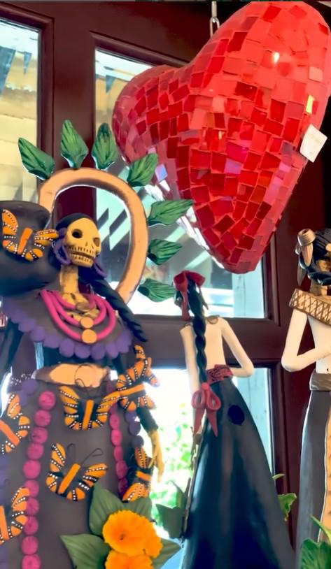 $!El arte mexicano es una de sus pasiones.