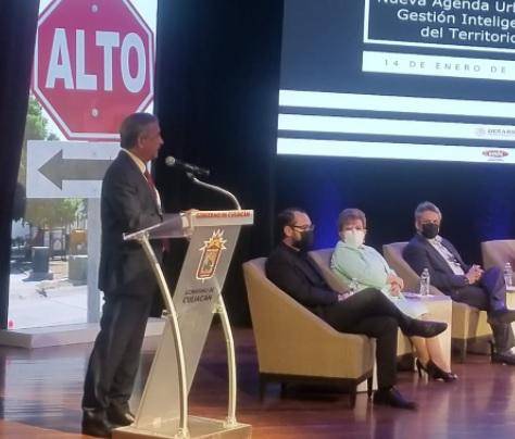 Estrada Ferreiro comentó que desea que sean cuatro constructoras las que obtengan la licitación.