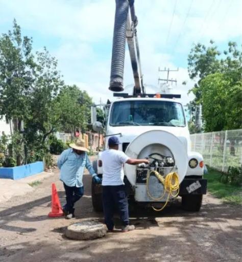 $!En Culiacán se han registrado 80 puntos fugas de aguas negras por lluvias
