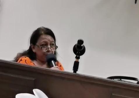 Directora de Immujer en Mazatlán interrumpe conferencia para negar existencias de identidad LGBT