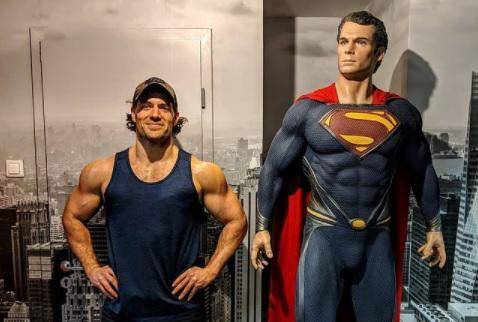 Henry Cavill celebra el lanzamiento de la nueva cinta de Zack Snyder y le hace una dedicatoria.