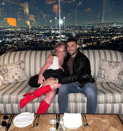 Anuncia Britney Spears que está embarazada