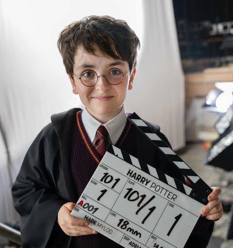 Revelan primera imagen de Dominic McLaughlin como Harry Potter en la nueva serie de HBO