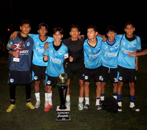 Toros MZT Aluminios y Cristales El Pollo se proclama campeón.