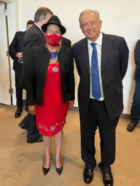 $!Lourdes Tibán, experta independiente del Foro Permanente de Cuestiones Indígenas junto con el Presidente de México, Andrés Manuel López Obrador.
