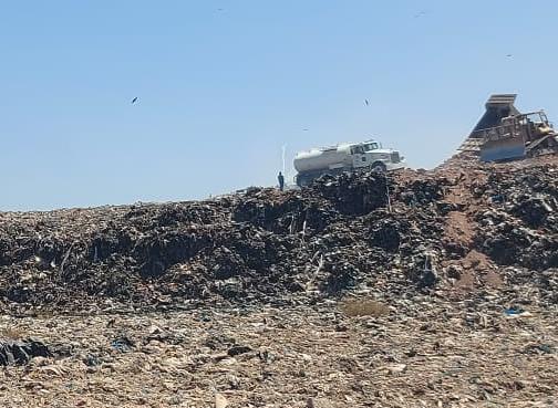 $!Bomberos combaten y controlan incendio en el basurón de Mazatlán