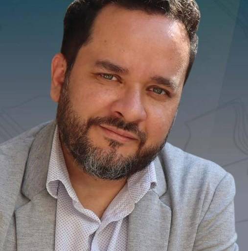 Gana Christian Peña el Premio Xavier Villaurrutia