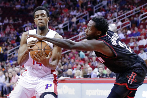 Johnson define con triple en triunfo de Pistons ante Rockets