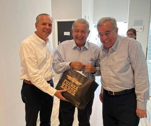 El Presidente Andrés Manuel López Obrador en encuentro con el Alcalde de Ahome, Gerardo Vargas Landeros, y el Gobernador Rubén Rocha Moya.