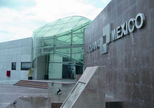 AMLO alista un decreto para separar la administración de Aduanas del SAT