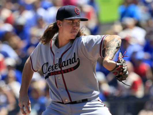 Clevinger y 4 relevistas de Indios limitan a Reales a un hit