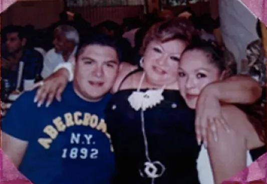 Los hermanos Razo Casales durante la presentación del documental sobre su caso.