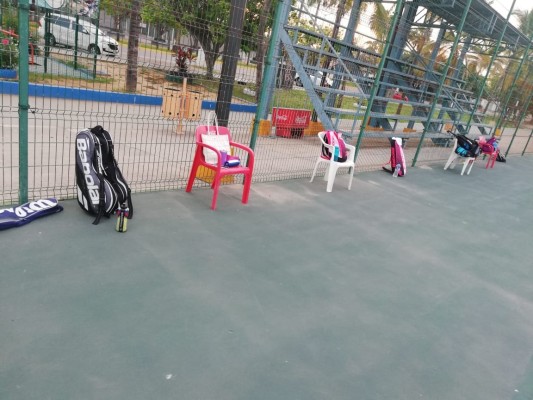 Los tenistas del puerto pueden entrenar en la Unidad Deportiva Kilómetro Cero.