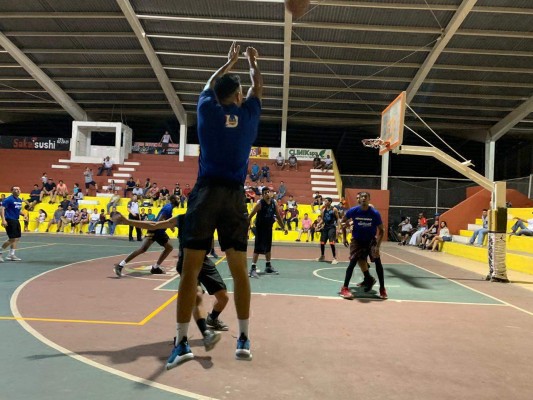 Delfines de Mazatlán se impone por 90-38 a Camaroneros de Escuinapa.