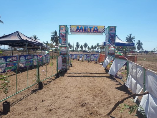 Casi lista está la zona de meta del Maratón Mountain Bike Las Cabras 2018.