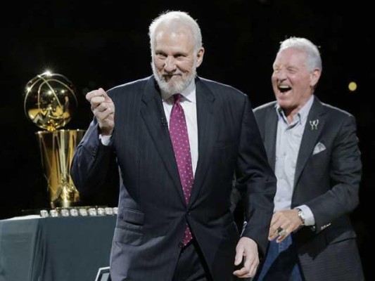 Gregg Popovich volvió a arremeter fuerte contra Donald Trump.