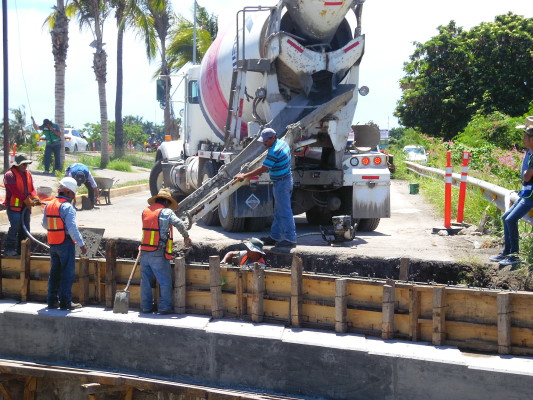 Adjudican obras a Precasin sin acatar ninguna norma legal, denuncian empresarios