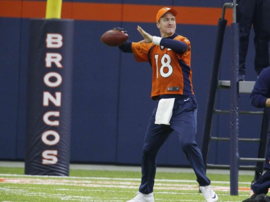 Peyton Manning espera comandar a Broncos el domingo 17 de enero.