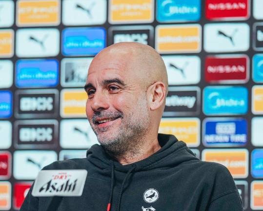 Pep Guardiola bromea sobre el duelo ante Real Madrid.