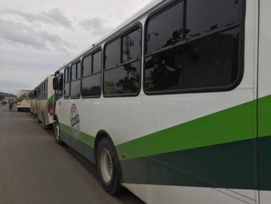 Transportistas expusieron que no pueden pagar los créditos obtenidos a finales del 2019 para la adquisición de las unidades.