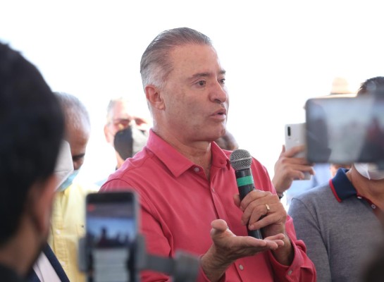 Quirino promete, en tres meses, empezar en Mazatlán obra que acabe con inundaciones en El Toreo